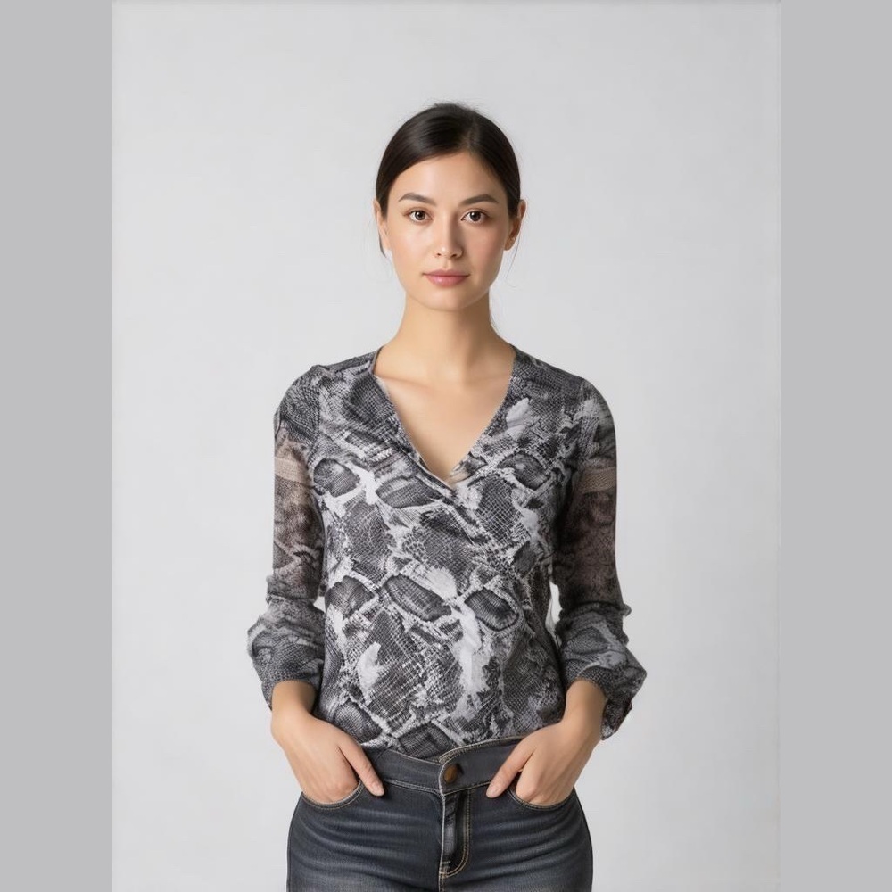 Haute Hippie Tribe Malia Printed Knit Surplice Top Grey Python Size XS Lace NEW - Picture 3 of 16